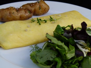 truffled omelet with mushrooms and green salad