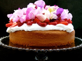 gâteau au yaourt (à ma façon)  (yogurt cake with strawberries, sweet pea blossoms and whipped Grand Marnier yogurt cream)   