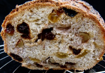 Hunger Games Food = Raisin and Nut Bread