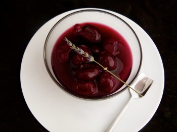 Chef Morgan ceries aux lavande et thym (cherries poached with lavender and thyme)  