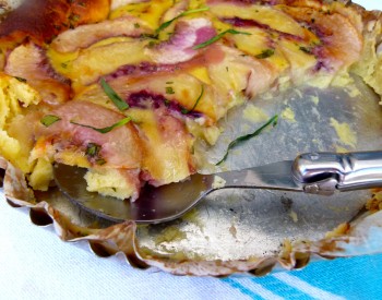 peach and tarragon clafoutis (clafouti aux pêches et estragon)