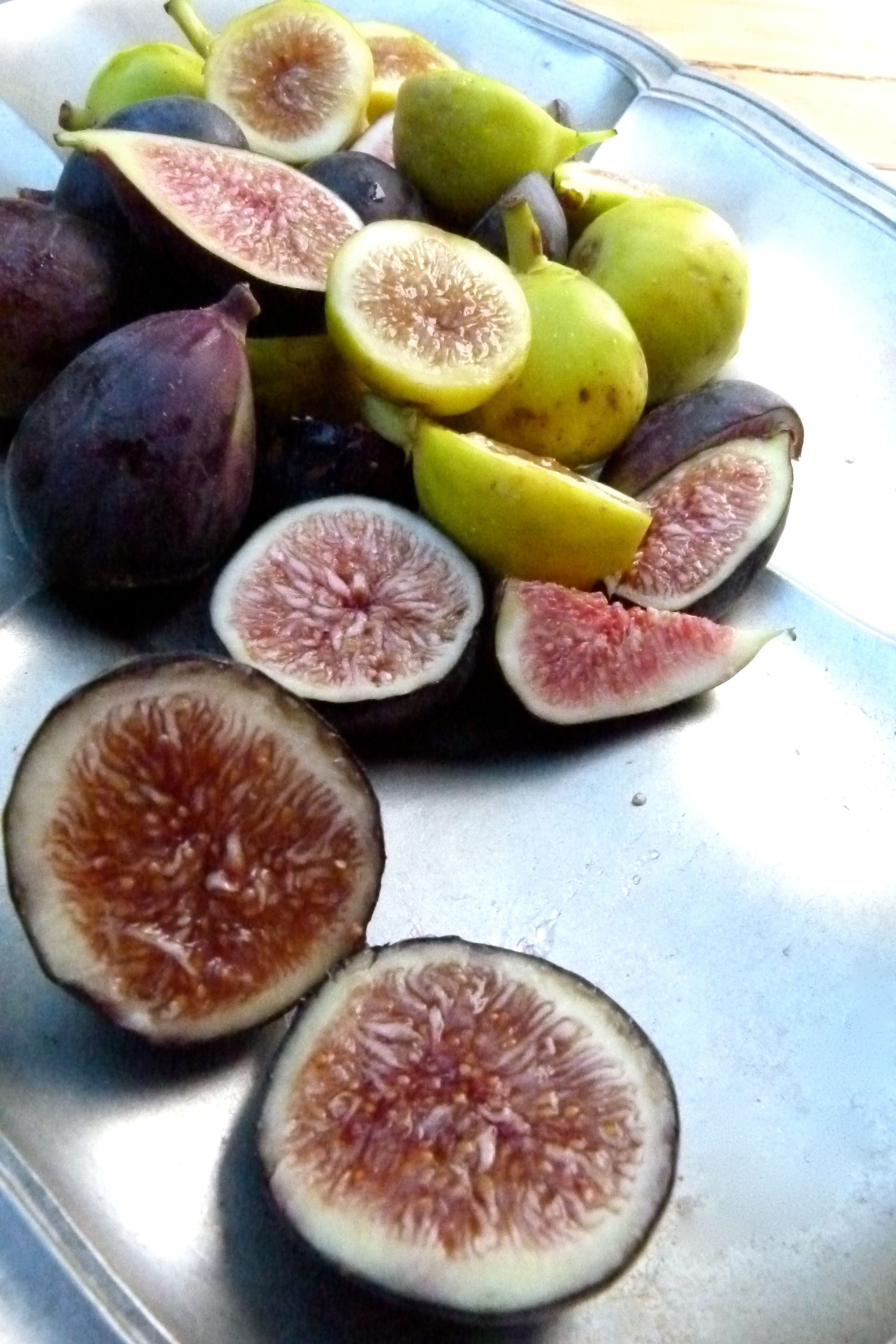 Fresh Cut figs