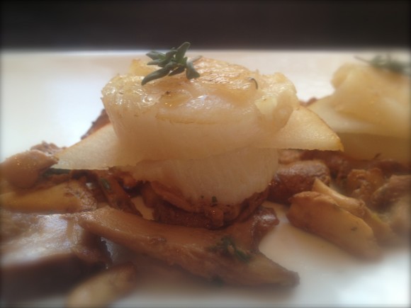 scallop “macarons” with chanterelles and thyme
