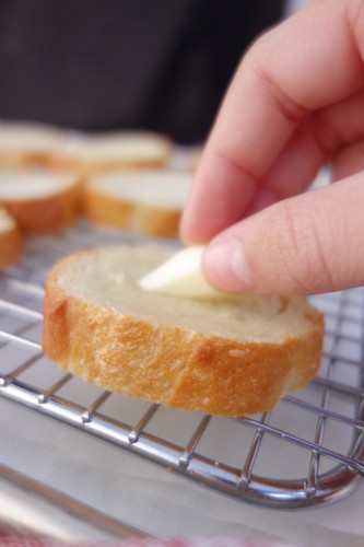 toasted French bread slices rubbed with fresh garlic