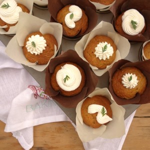 carrot cake with note